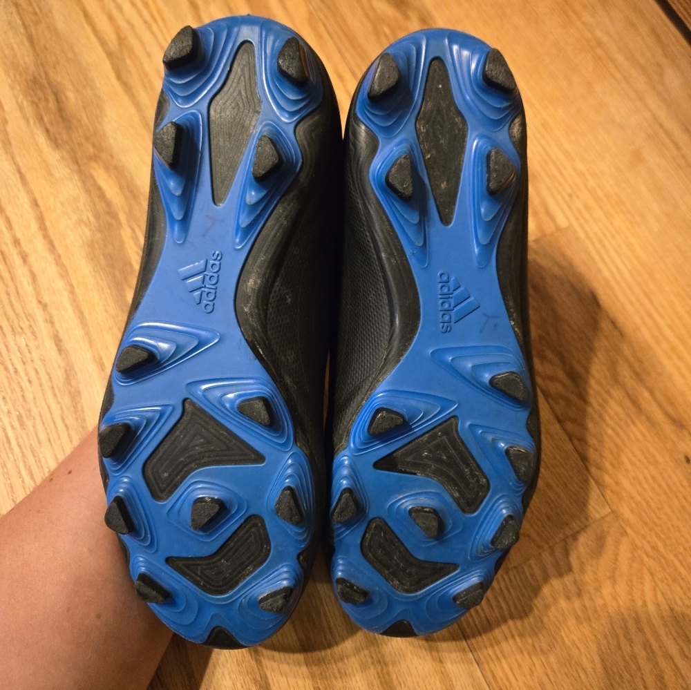 Adidas Predator Boys' Soccer Cleats - Picture 4 of 5